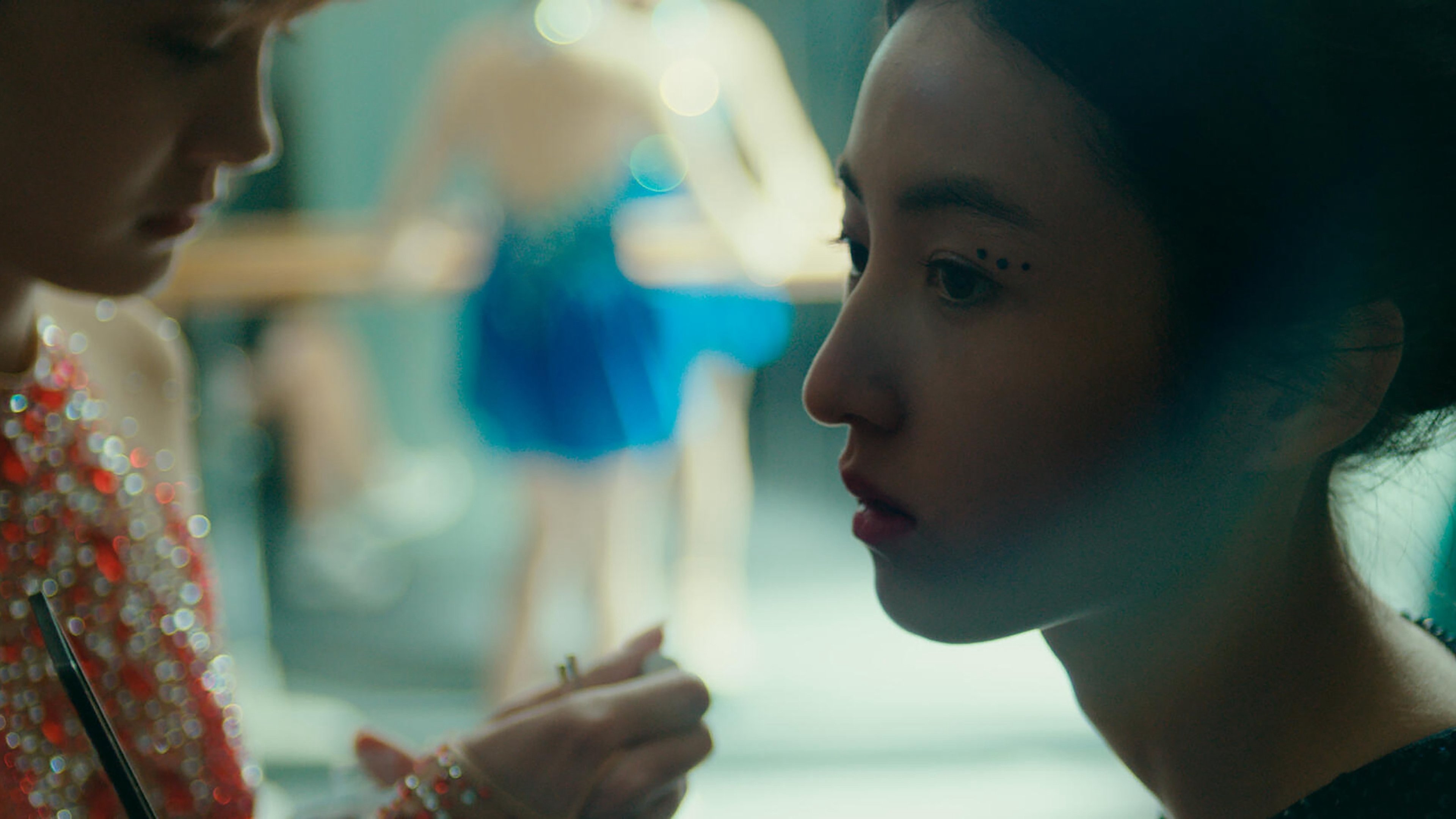 Cô Gái Trên Bờ Vực Cô Gái Trên Bờ Vực