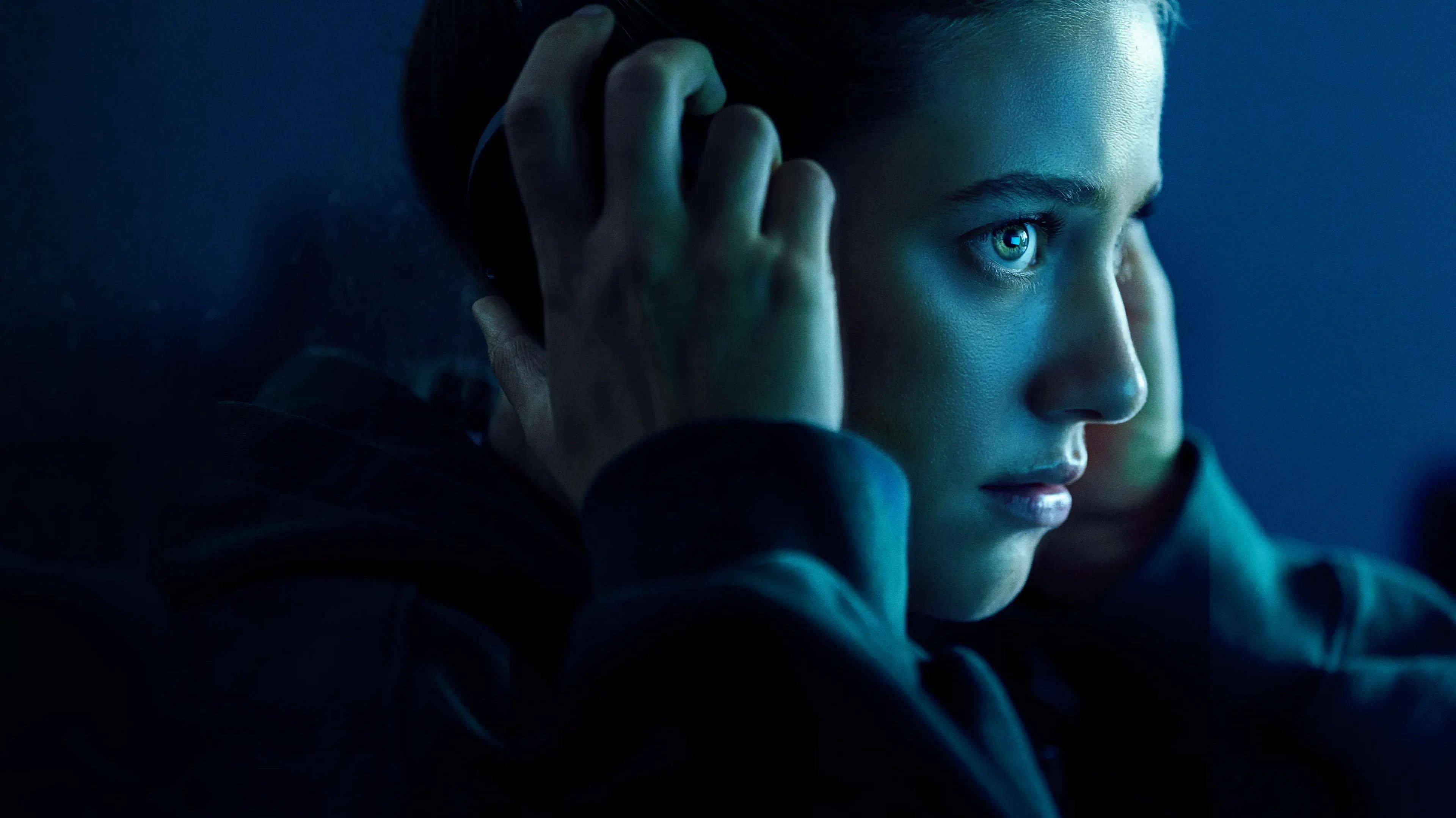 Bóng Ma Cõi Mạng Bóng Ma Cõi Mạng